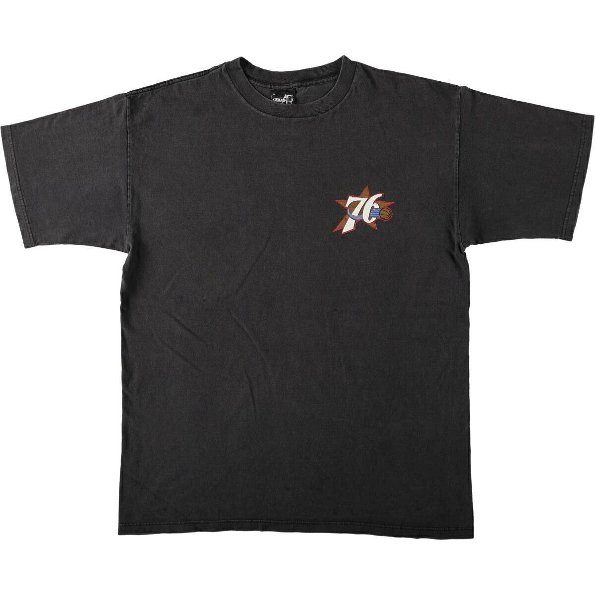 AND 1/アンドワン NBA PHILADELPHIA 76ERS フィラデルフィア 76ers ロゴプリントTシャツ
