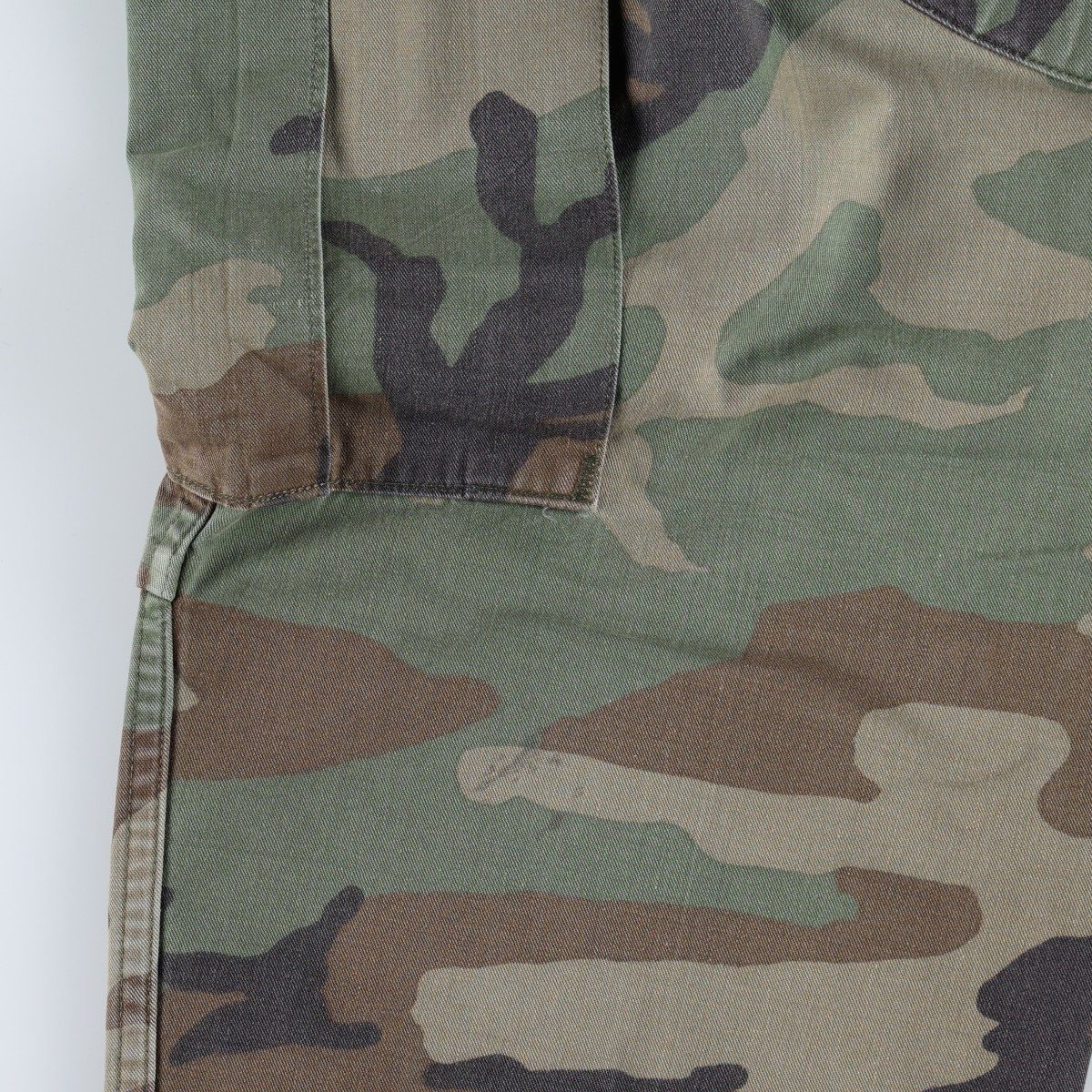 古着 80年代 米軍実品 迷彩柄 ウッドランドカモ ミリタリー カーゴパンツ コンバットパンツ USA製 MEDIUM-REGULAR メンズw35相当 ヴィンテージ /eaa664072 【中古】 【260803】