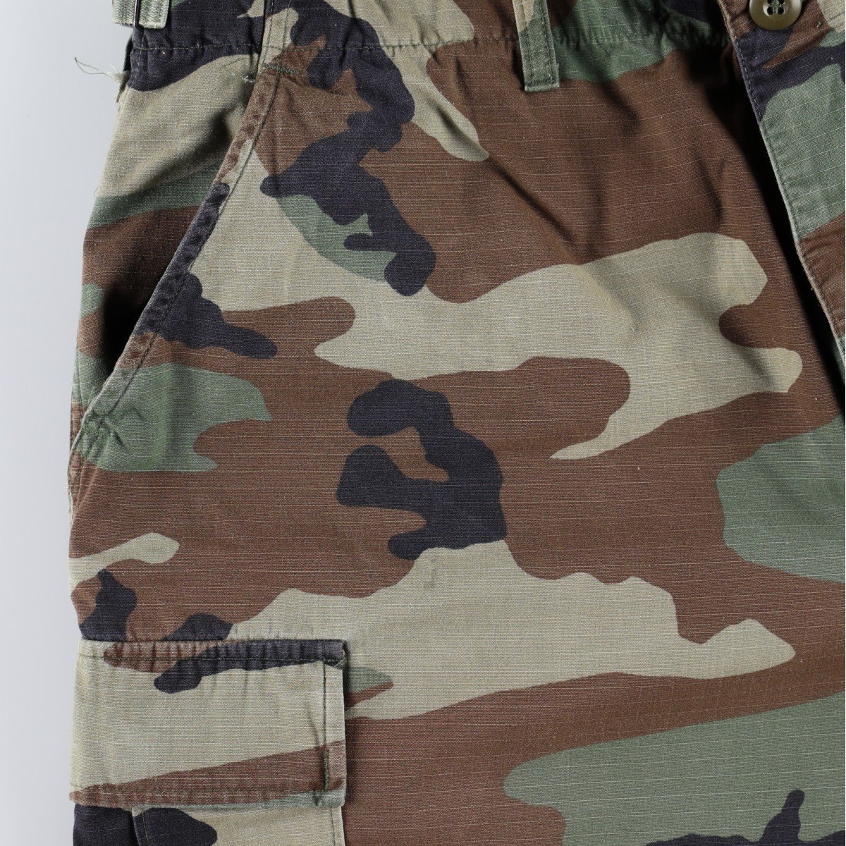 古着 00年代 米軍実品 迷彩柄 ウッドランドカモ リップストップ ミリタリー カーゴパンツ コンバットパンツ USA製 LARGE-SHORT メンズw37相当 /eaa664078 【中古】 【260803】