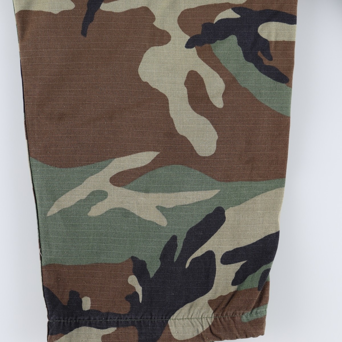 古着 00年代 米軍実品 迷彩柄 ウッドランドカモ リップストップ ミリタリー カーゴパンツ コンバットパンツ USA製 LARGE-SHORT メンズw37相当 /eaa664078 【中古】 【260803】