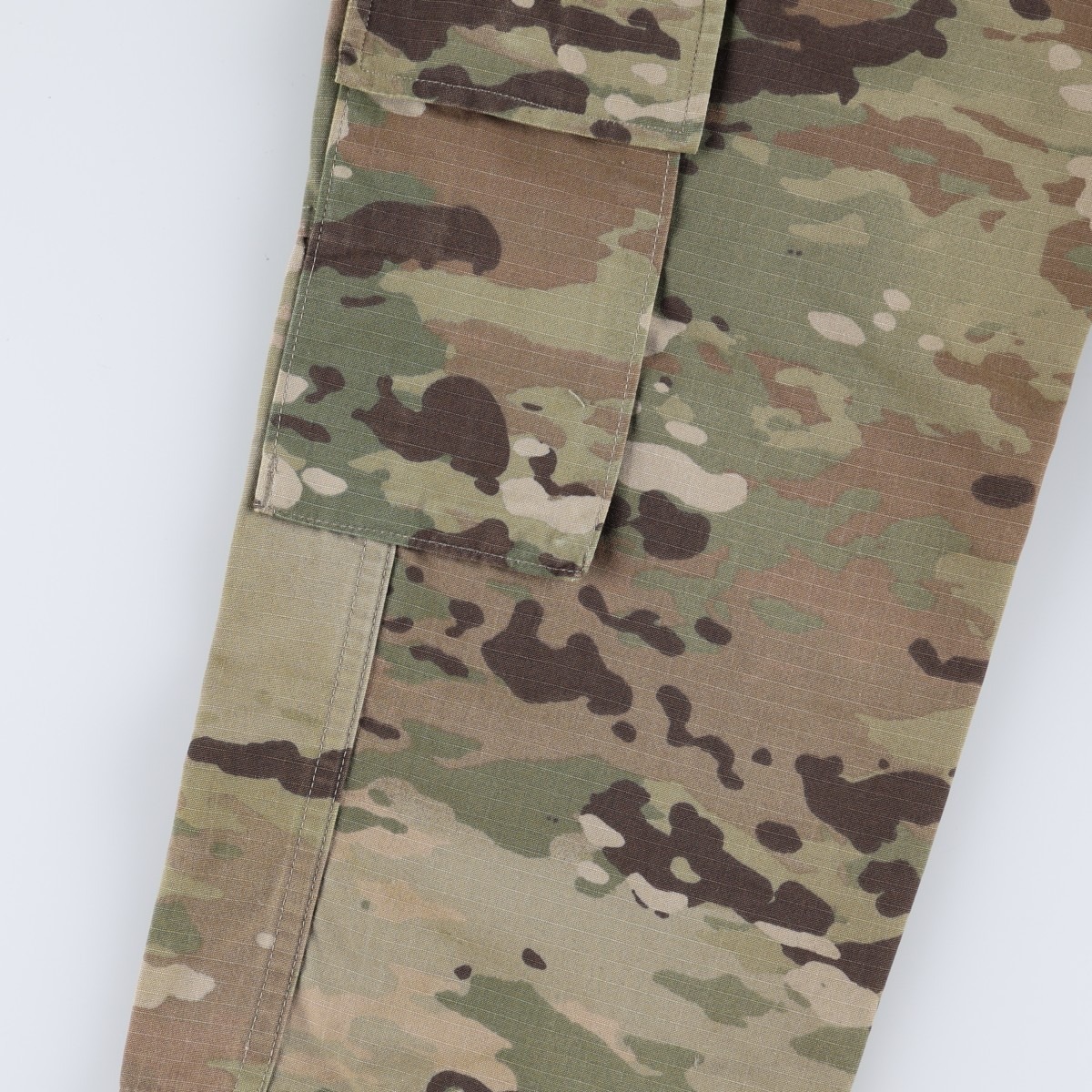 古着 米軍実品 迷彩柄 マルチカムカモ リップストップ ミリタリー カーゴパンツ コンバットパンツ USA製 メンズw31相当 /eaa664086 【中古】 【260803】