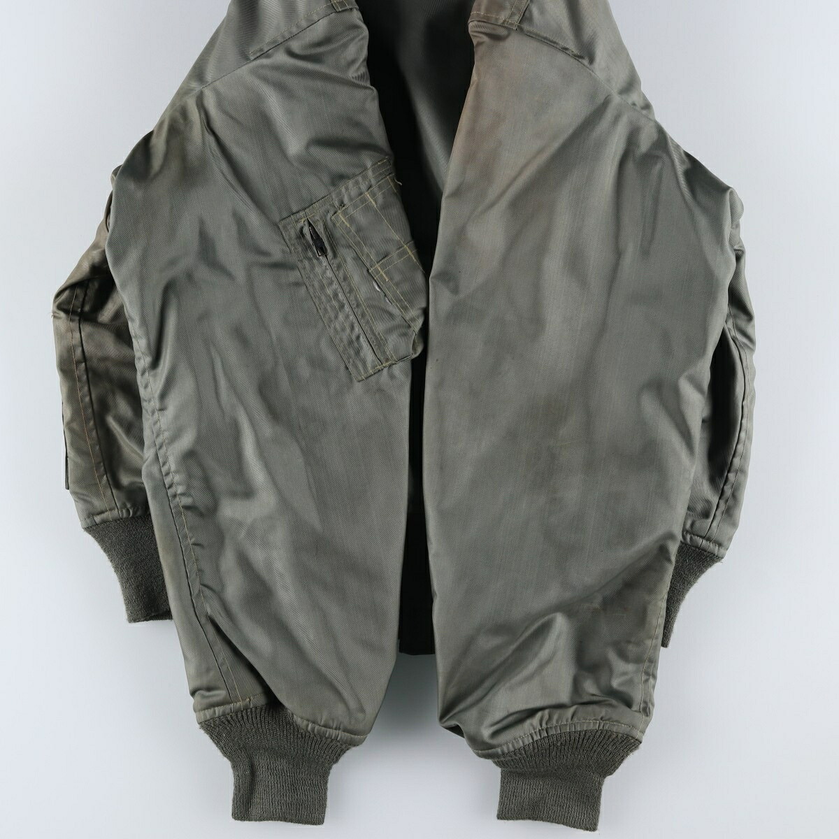 古着 80年代 米軍実品 バッジ付き 中綿入り CWU 45/P ミリタリー フライトジャケット USA製 SMALL メンズS相当 /evb029933 【中古】 【260308】